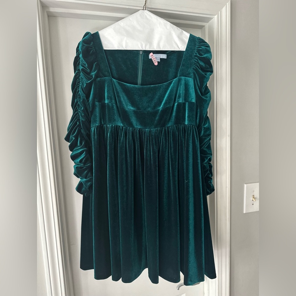 Antonia Melani velvet dress